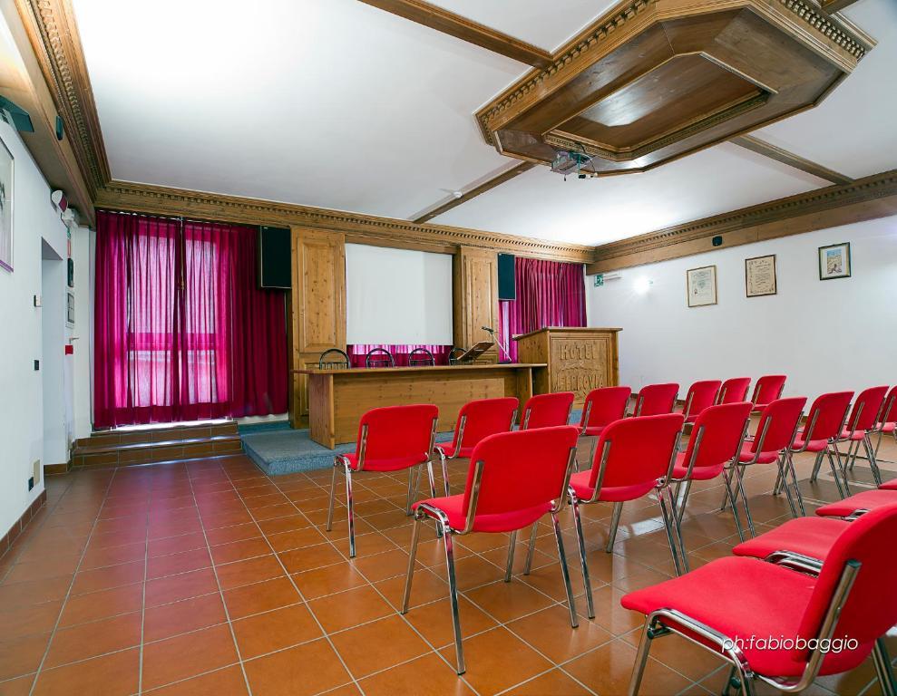 Hotel Ferrovia Calalzo di Cadore エクステリア 写真