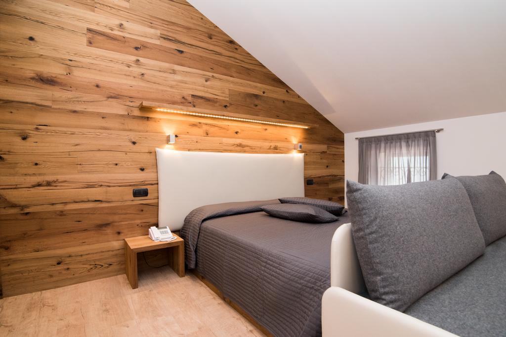 Hotel Ferrovia Calalzo di Cadore エクステリア 写真